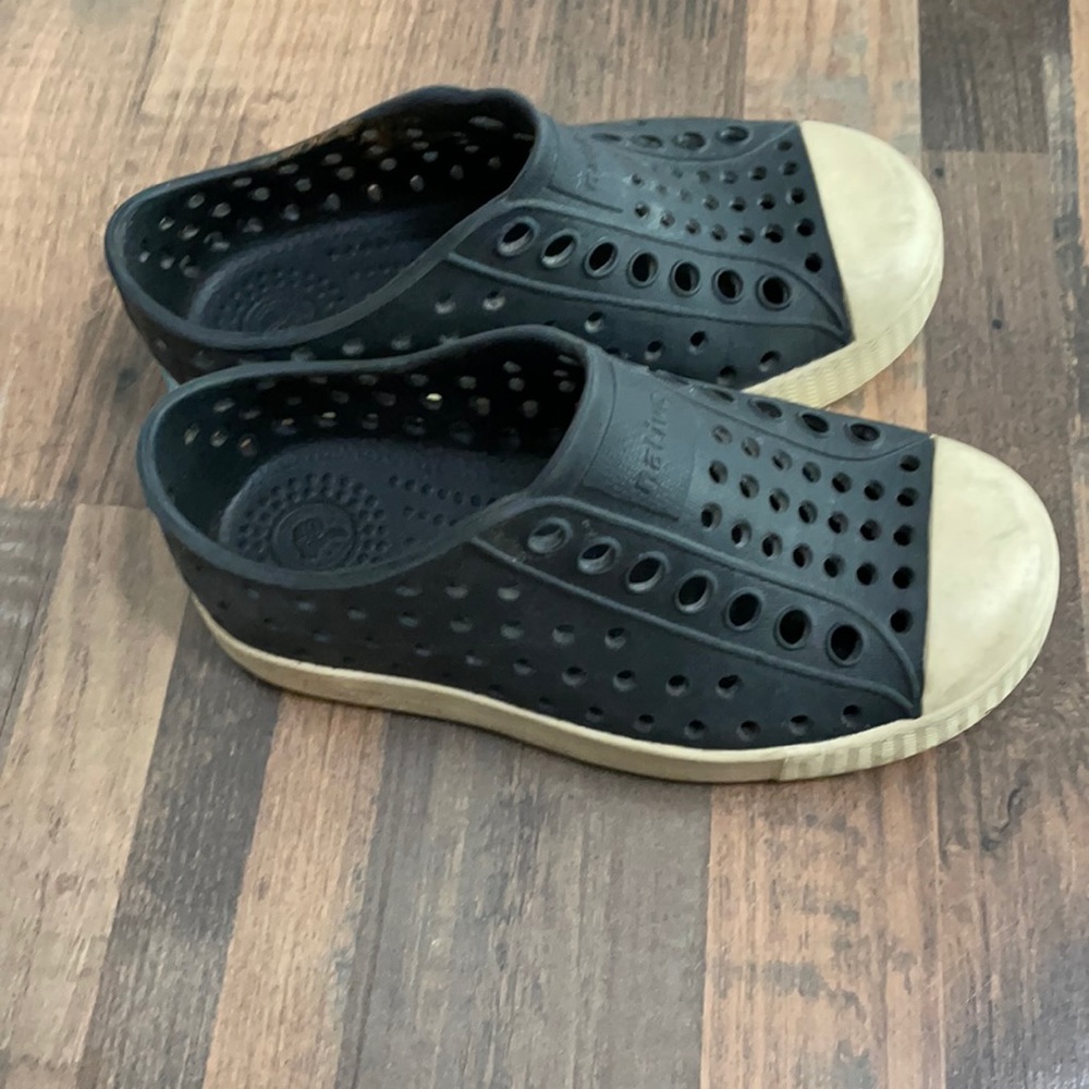 Native shoes. Size C8. Black and bone